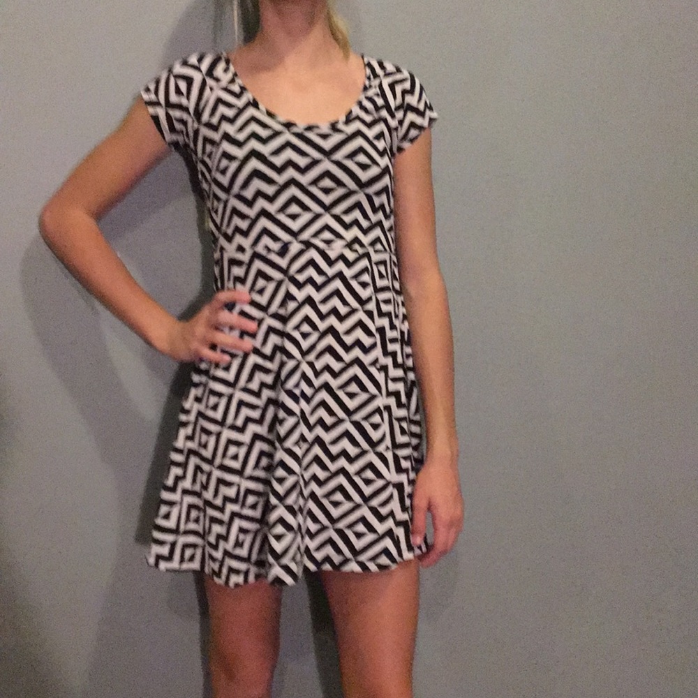 3/$15 Black and white dress from PINK size xs
